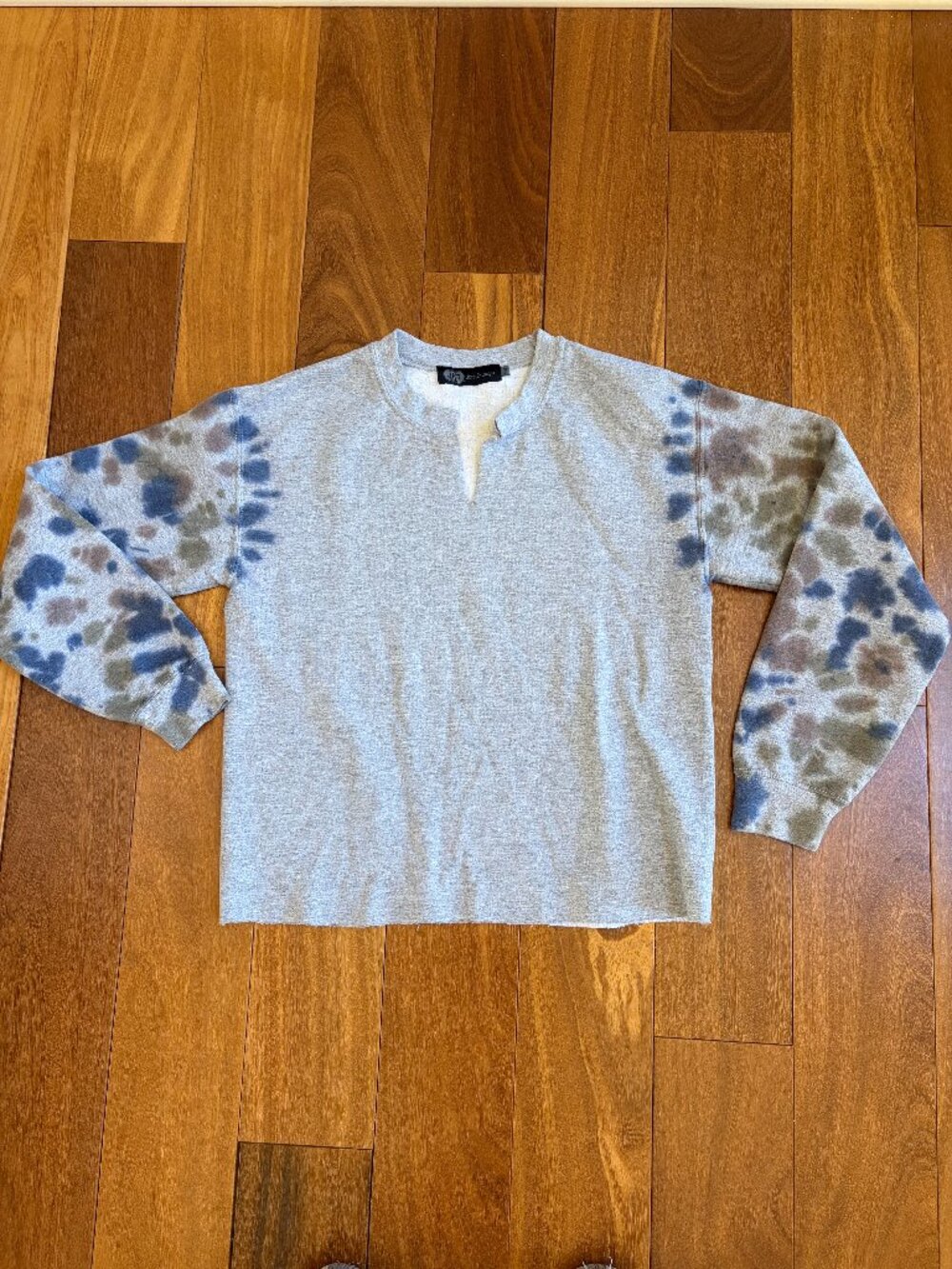 JET John Eshaya heather grey slit-neck sweatshirt